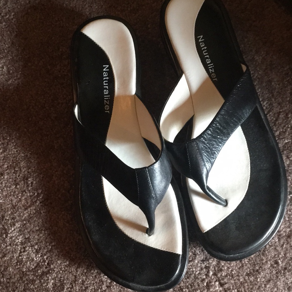 Sandals 🔴 5 for $15